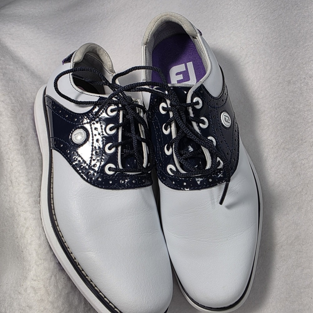 FootJoy Traditions Women's‎ Spikless Golf Saddle Shoes Size 6.5 EUC See Pictures